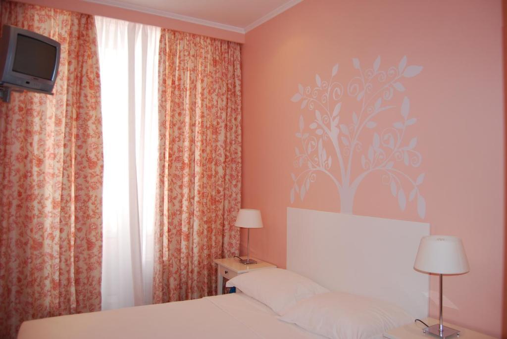 Pensao Flor Da Baixa Hotel Lisbon Room photo